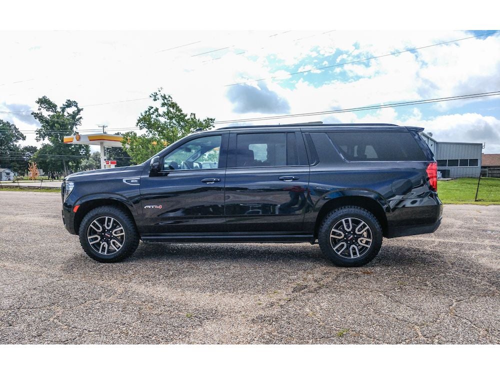 2023 GMC Yukon XL AT4