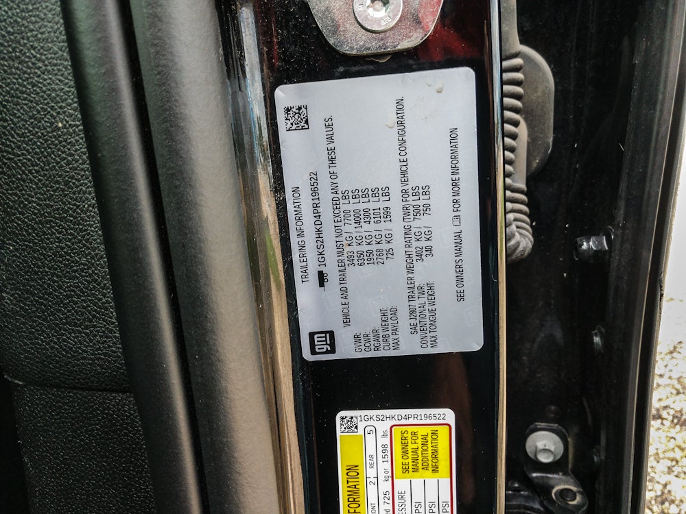 2023 GMC Yukon XL AT4