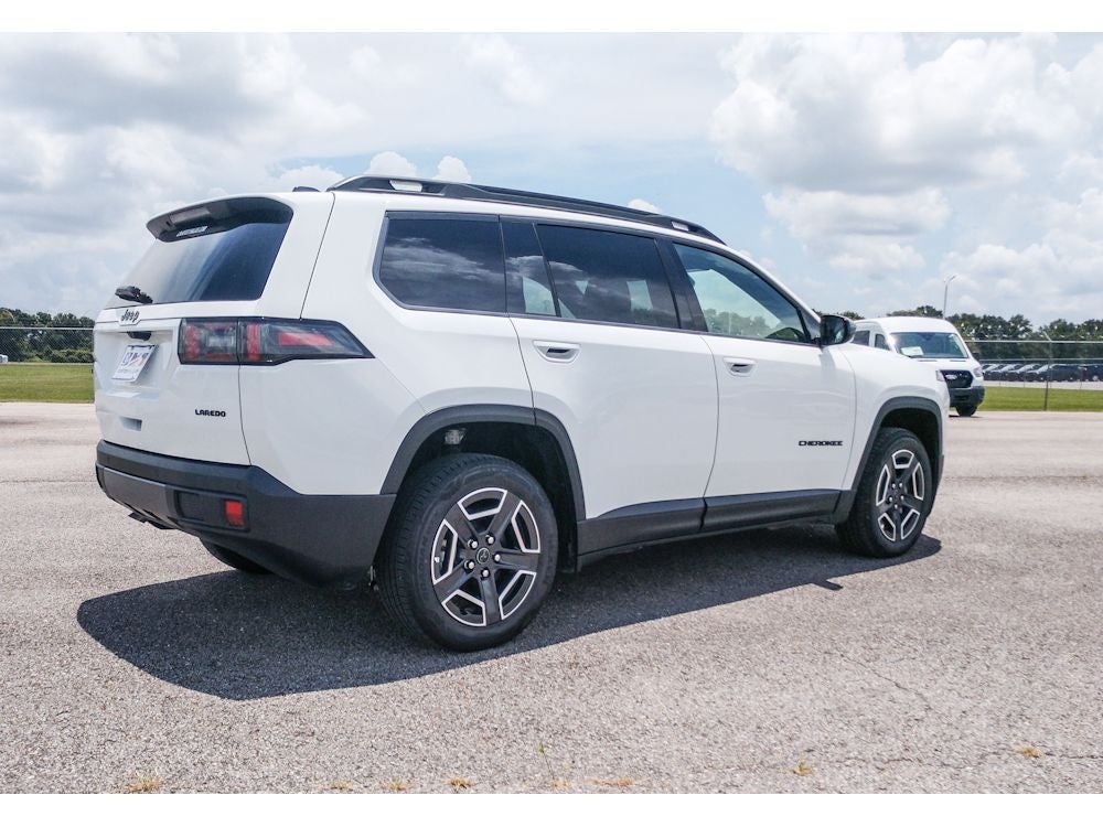 2026 Jeep Cherokee Laredo