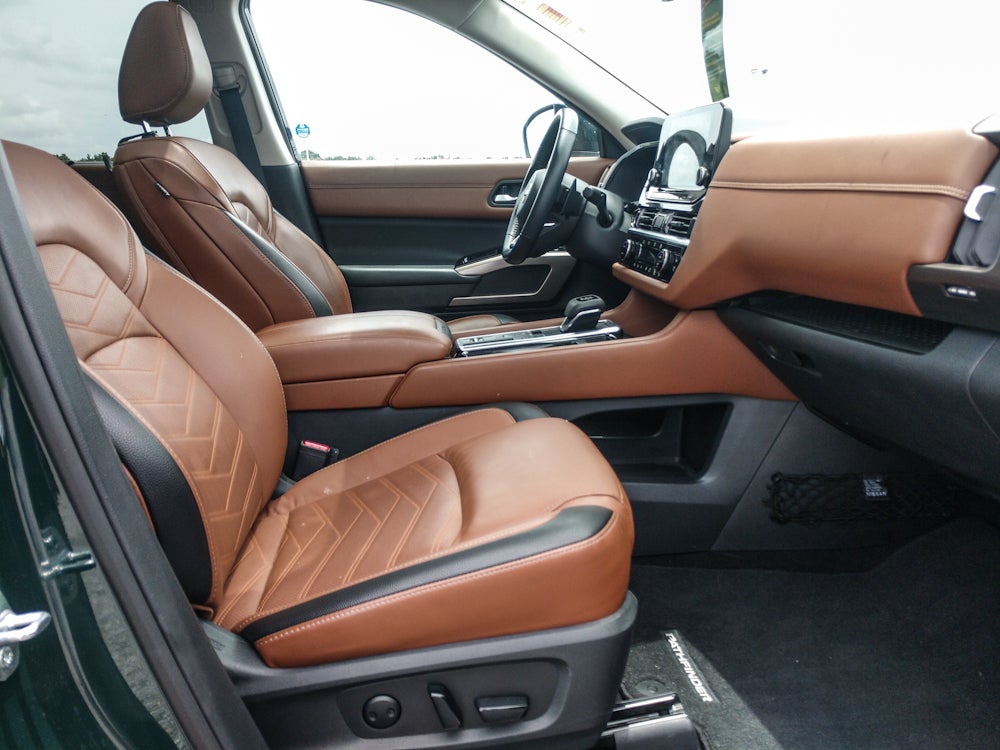 2023 Nissan Pathfinder Platinum