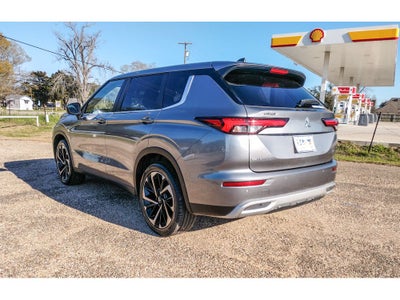 2022 Mitsubishi Outlander SE