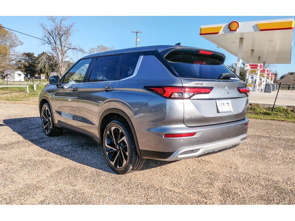2022 Mitsubishi Outlander SE
