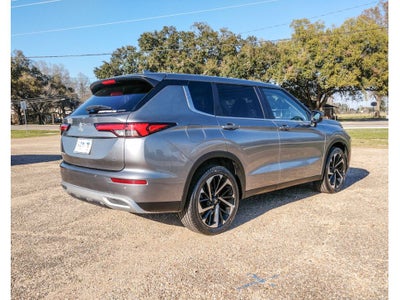 2022 Mitsubishi Outlander SE