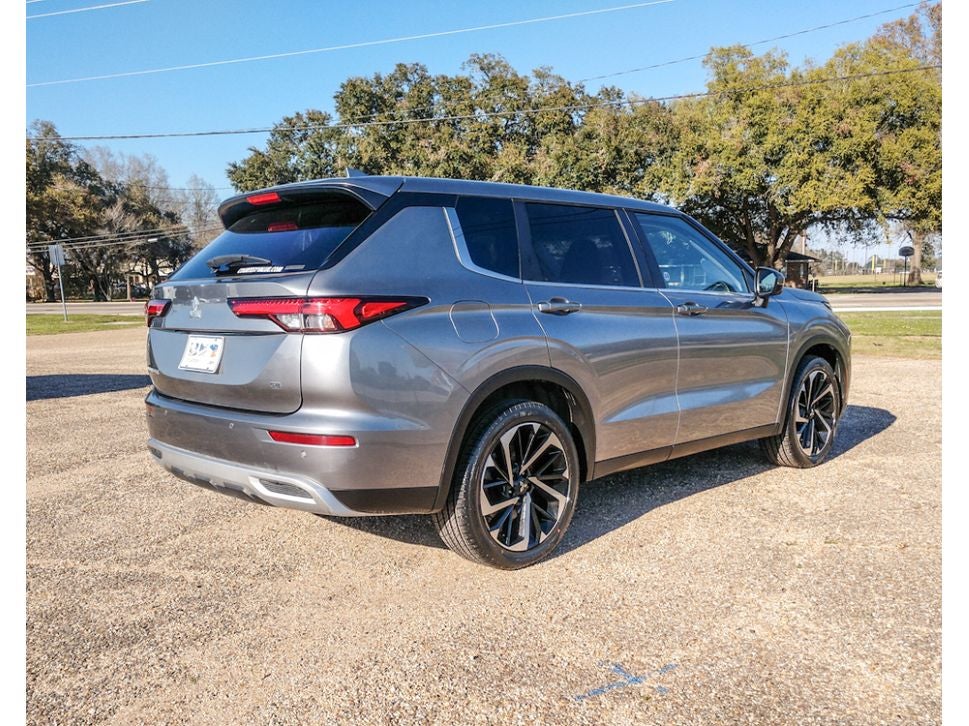 2022 Mitsubishi Outlander SE