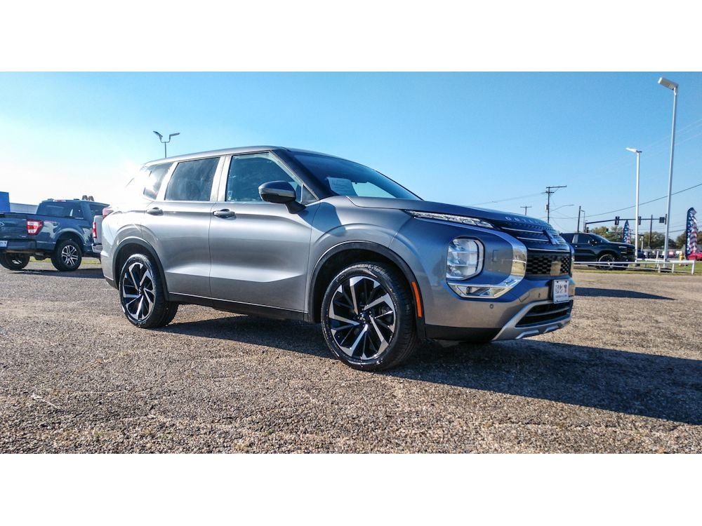 2022 Mitsubishi Outlander SE