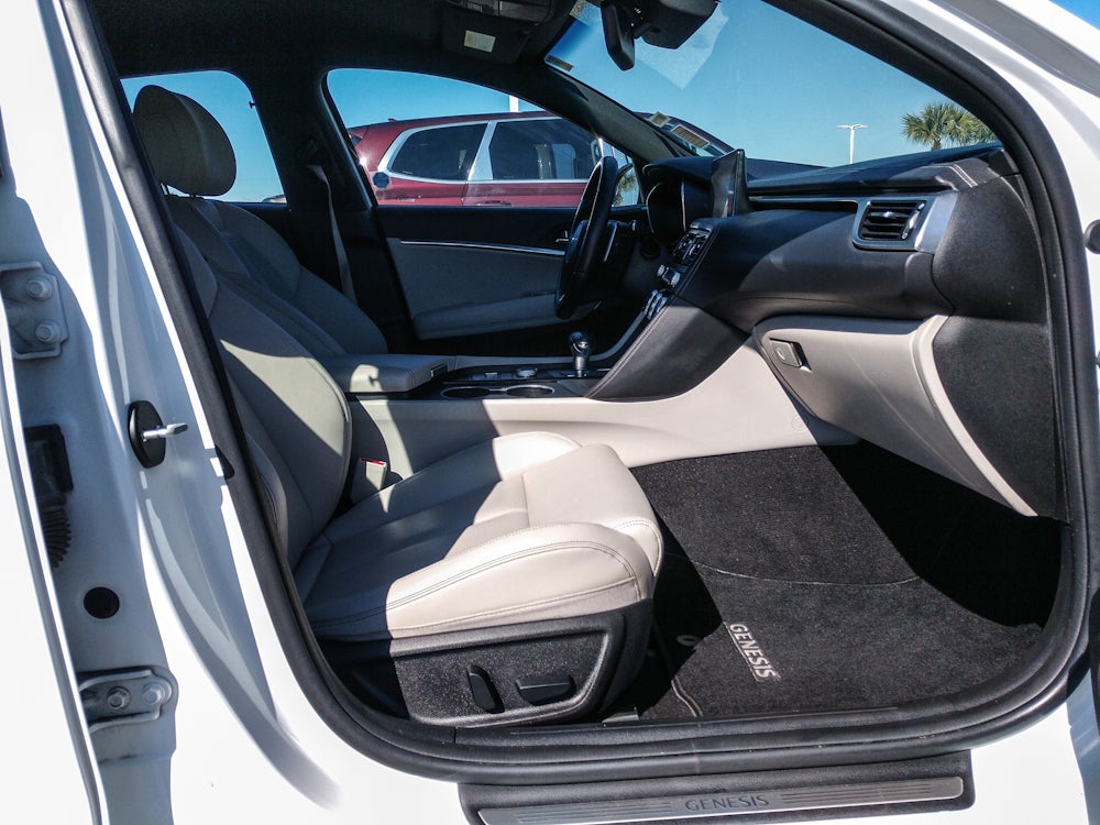 2022 Genesis G70 2.0T