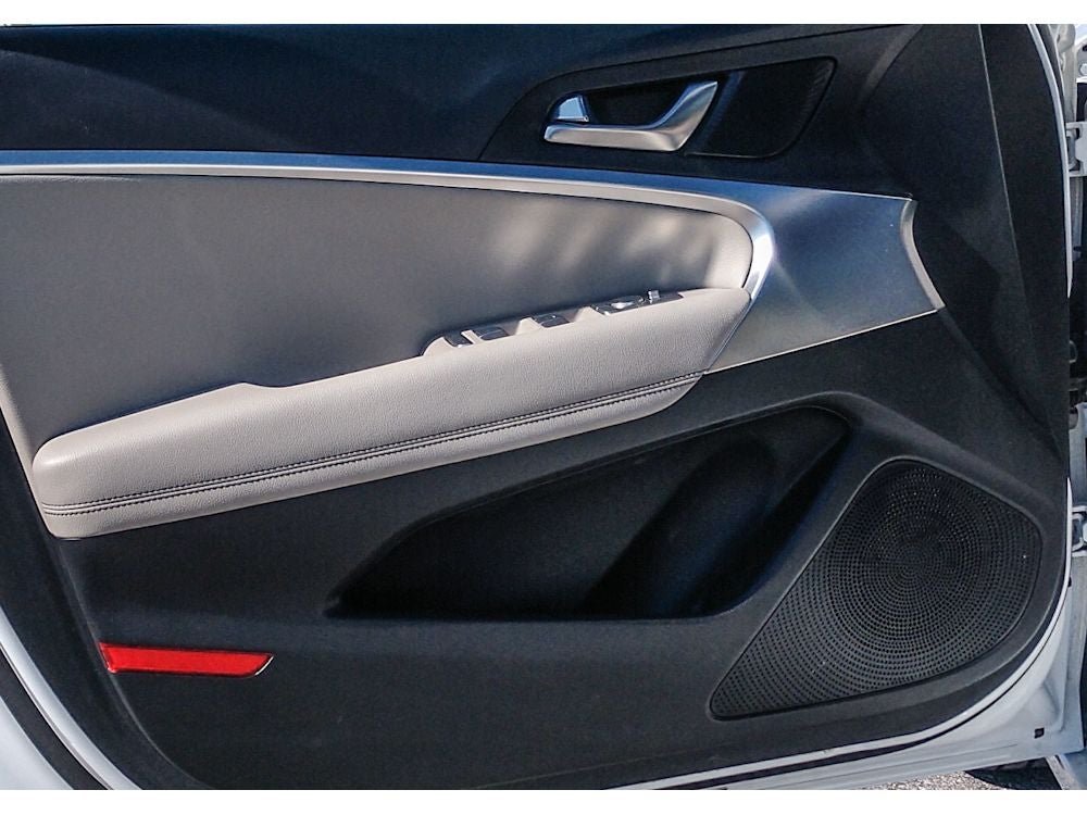 2022 Genesis G70 2.0T