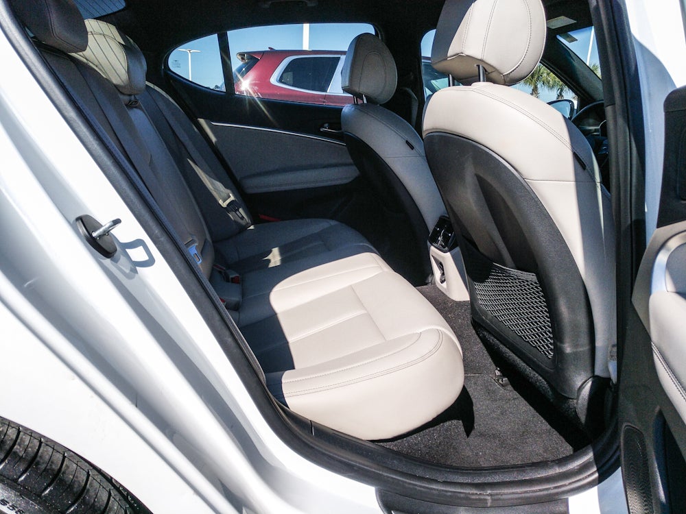 2022 Genesis G70 2.0T