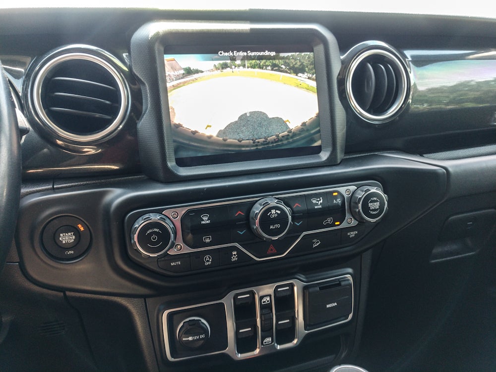 2020 Jeep Wrangler Sahara Altitude