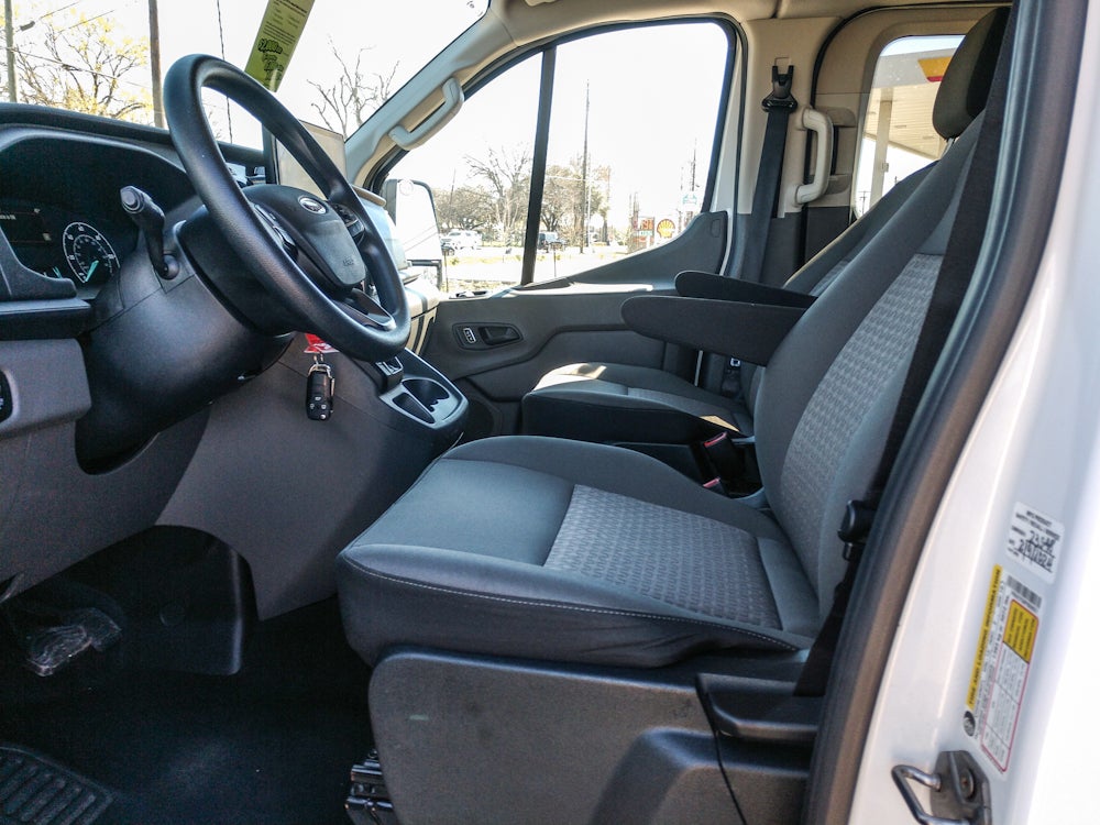 2023 Ford Transit Wagon XLT