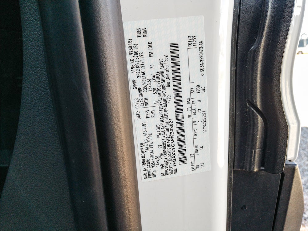 2023 Ford Transit Wagon XLT