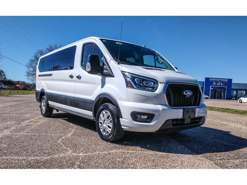 2023 Ford Transit Wagon XLT