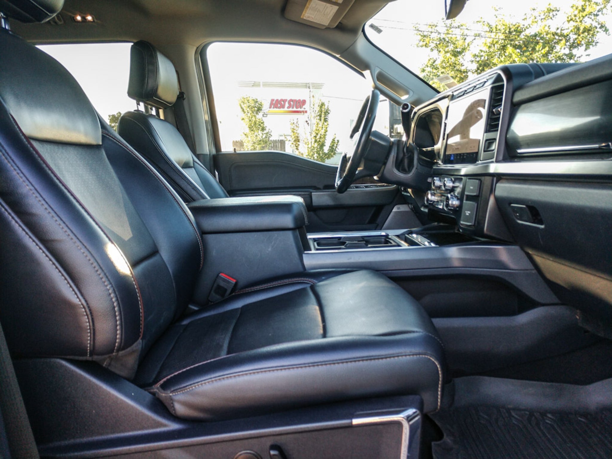 2024 Ford F-250 Super Duty LARIAT