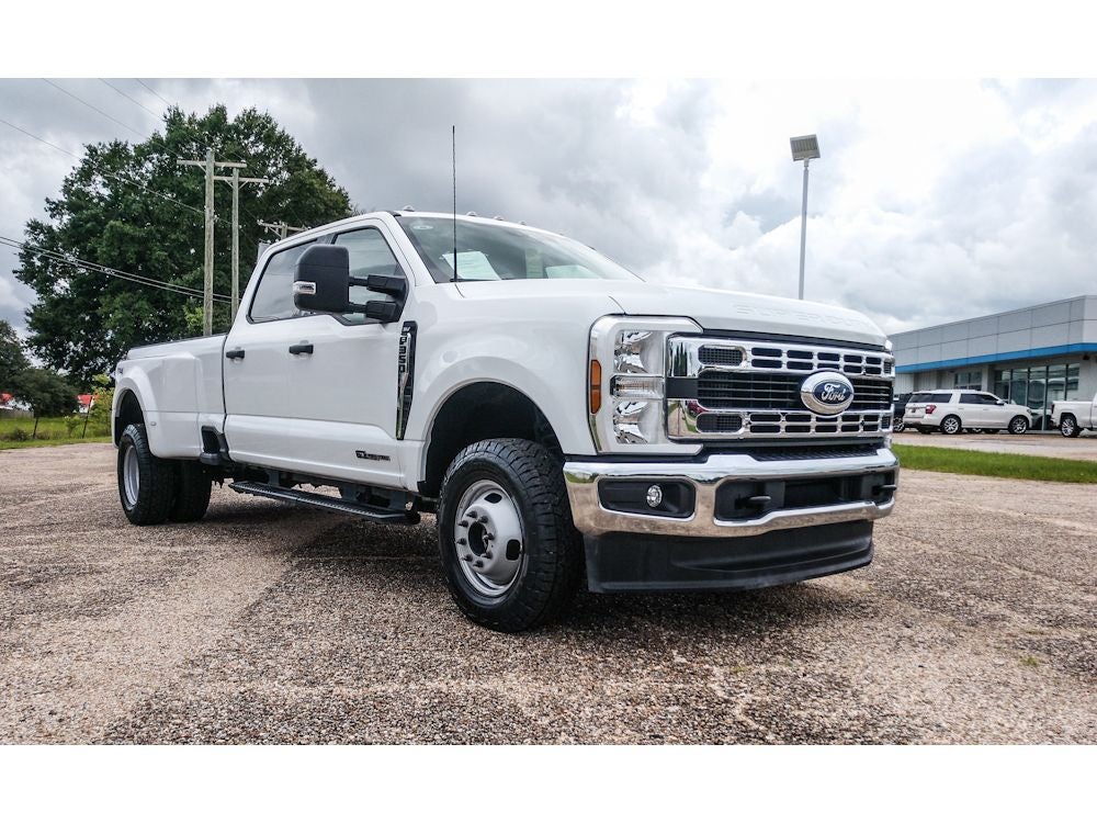 2026 Ford F-350 Super Duty XLT