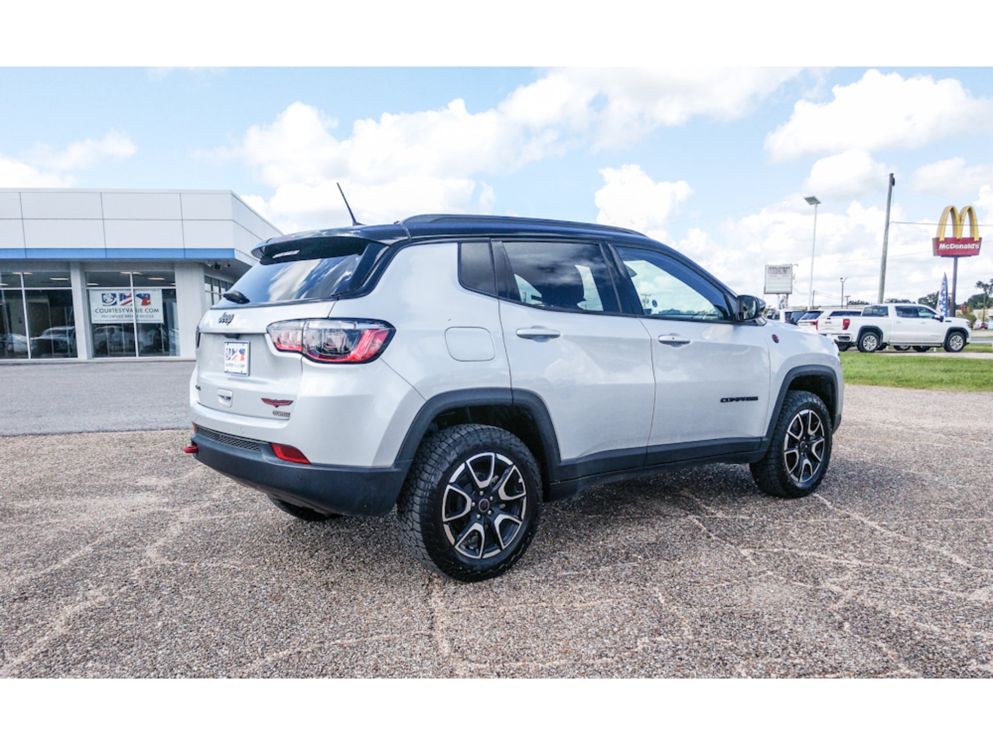2025 Jeep Compass Trailhawk