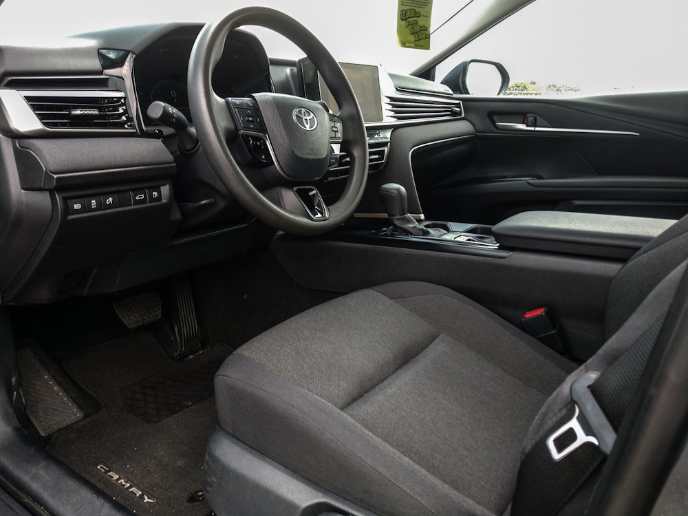 2025 Toyota Camry Hybrid LE