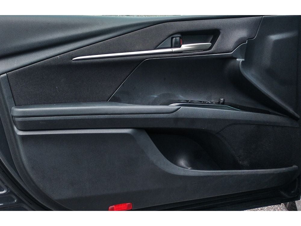 2025 Toyota Camry Hybrid LE