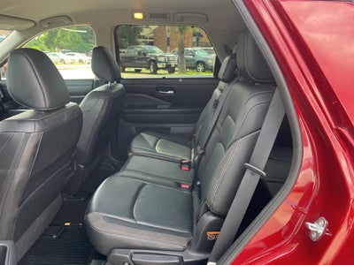 2023 Nissan Pathfinder SL