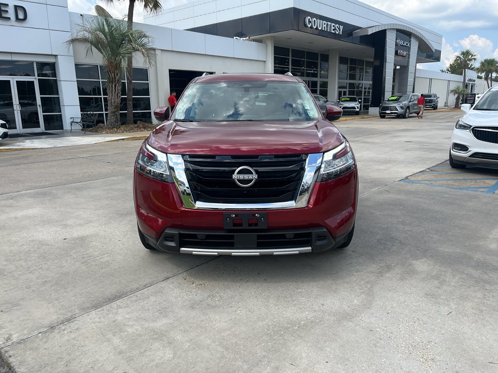 2023 Nissan Pathfinder SL