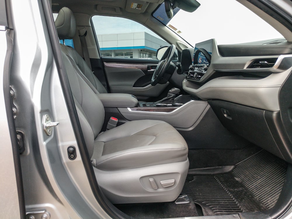 2022 Toyota Highlander Platinum