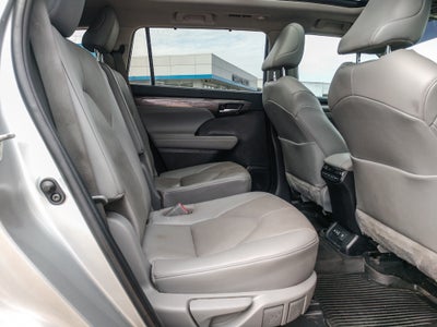 2022 Toyota Highlander Platinum