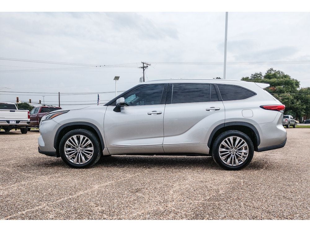2022 Toyota Highlander Platinum