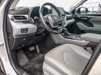 2022 Toyota Highlander Platinum