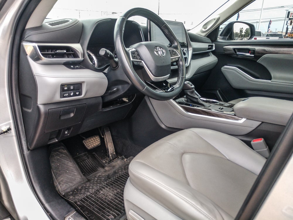 2022 Toyota Highlander Platinum
