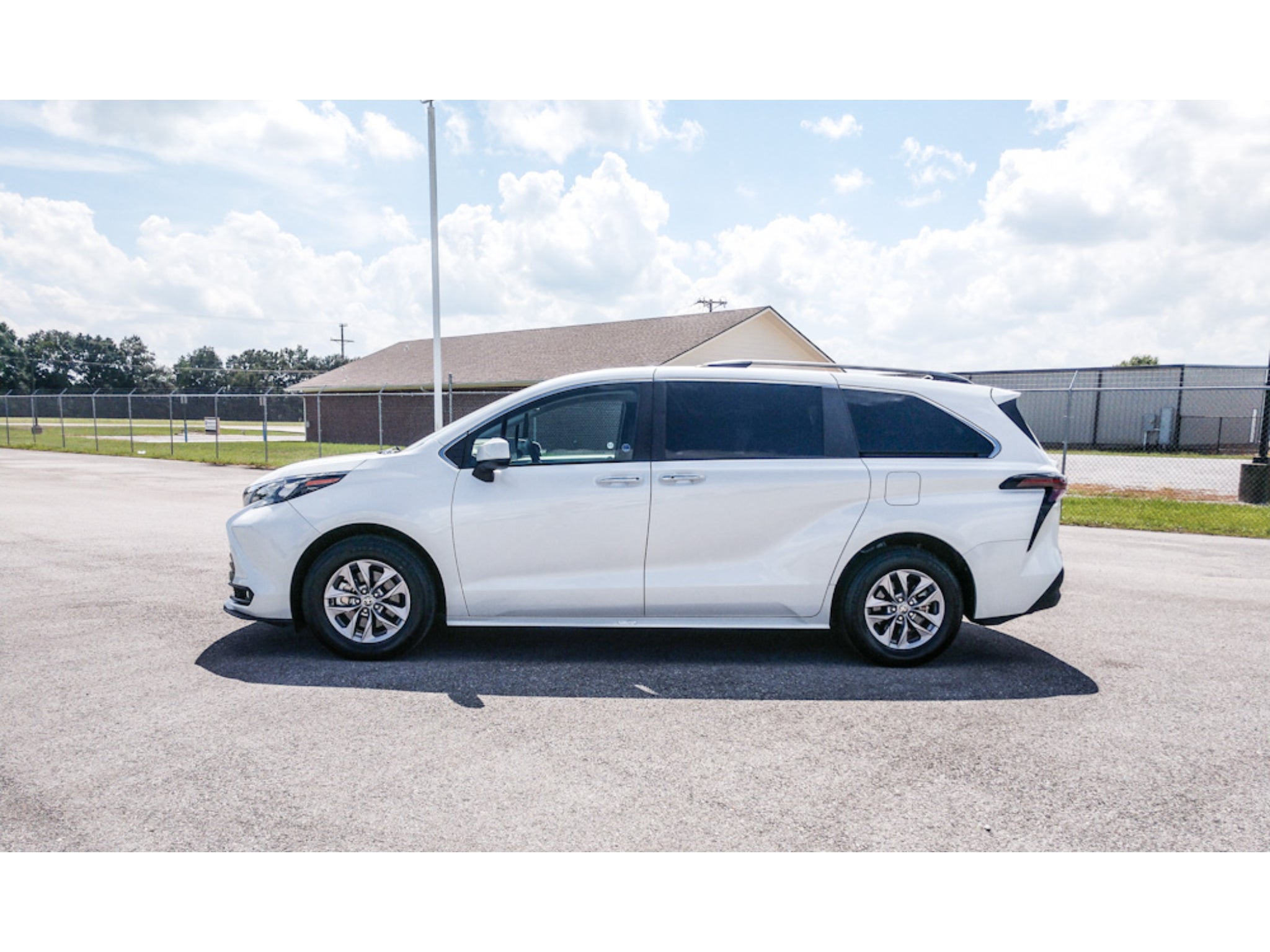 2025 Toyota Sienna XLE
