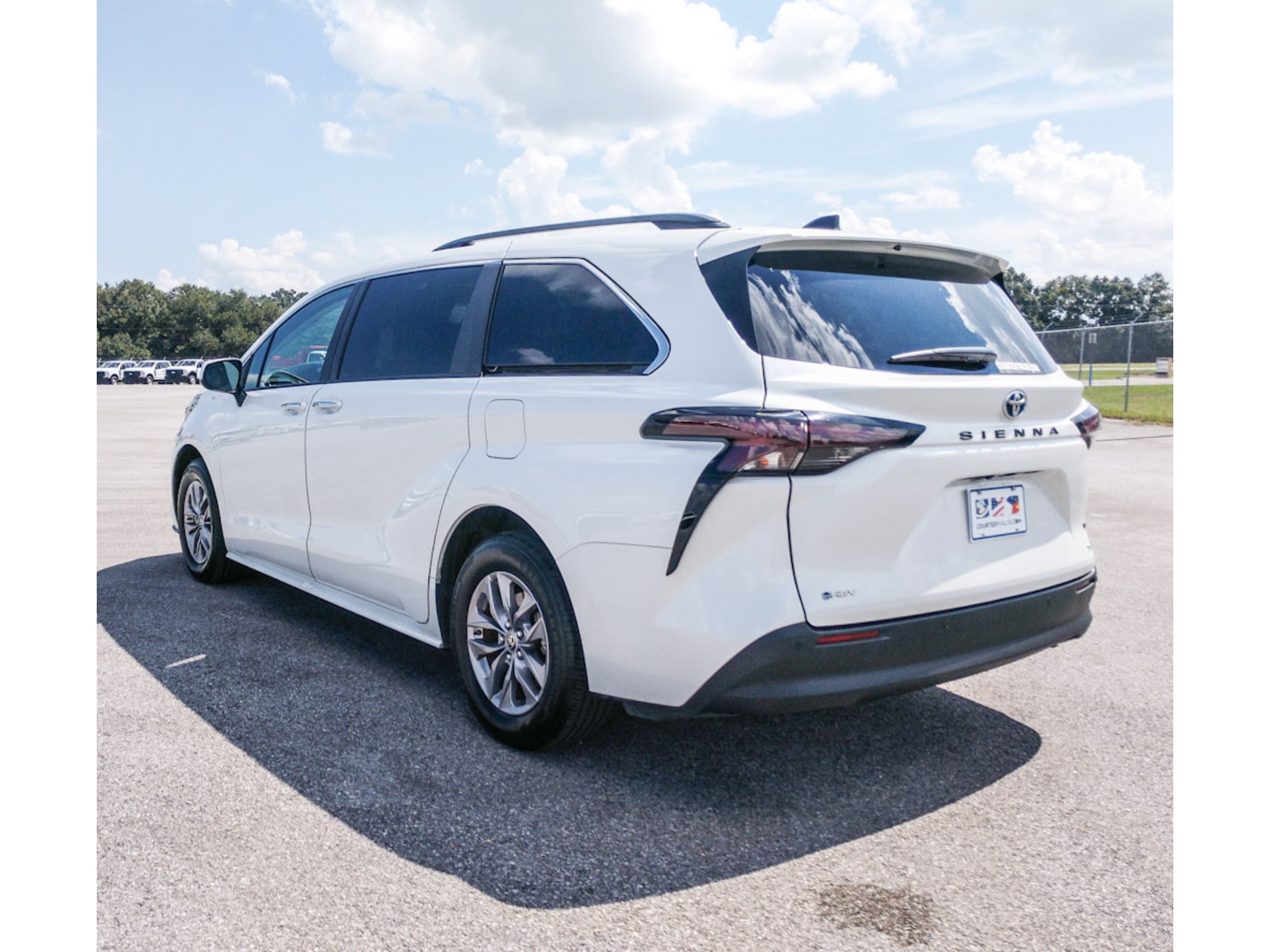 2025 Toyota Sienna XLE