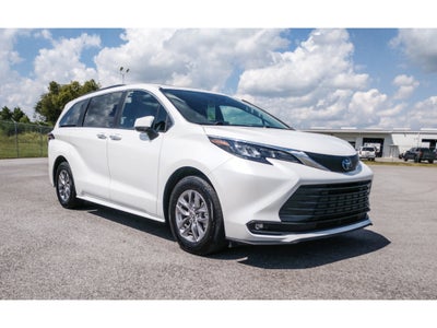 2025 Toyota Sienna XLE