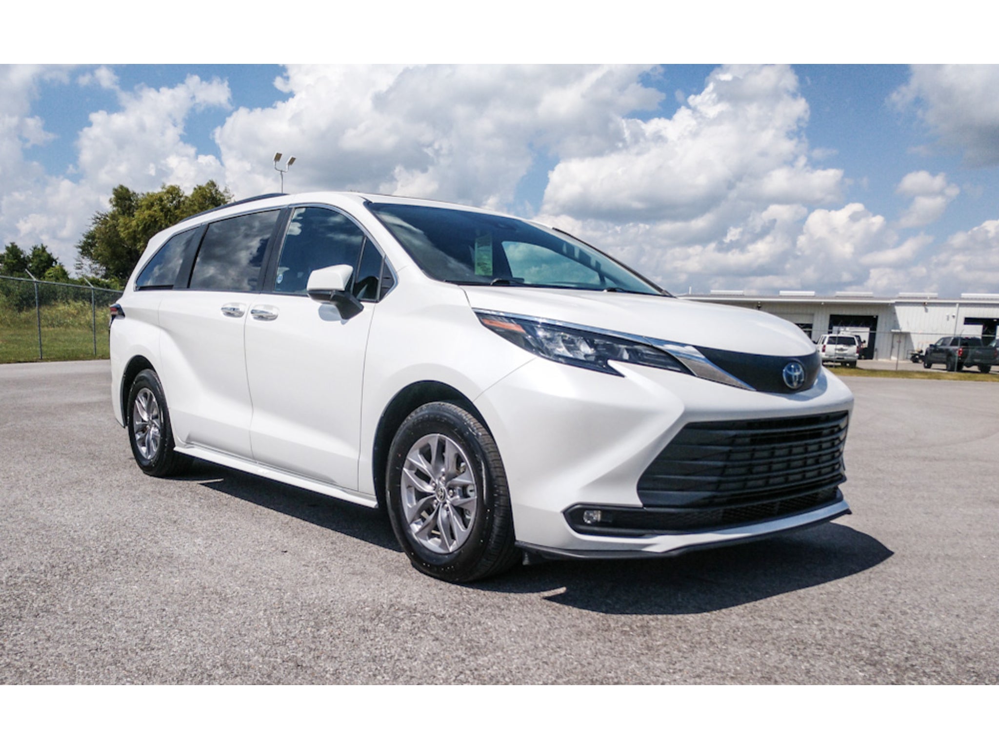 2025 Toyota Sienna XLE