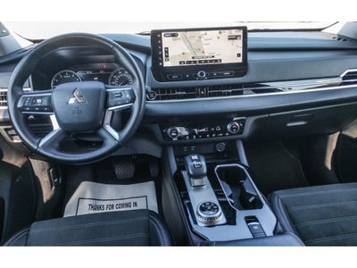 2025 Mitsubishi Outlander Base