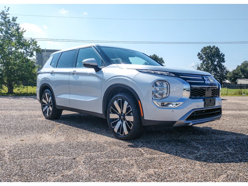 2025 Mitsubishi Outlander Base