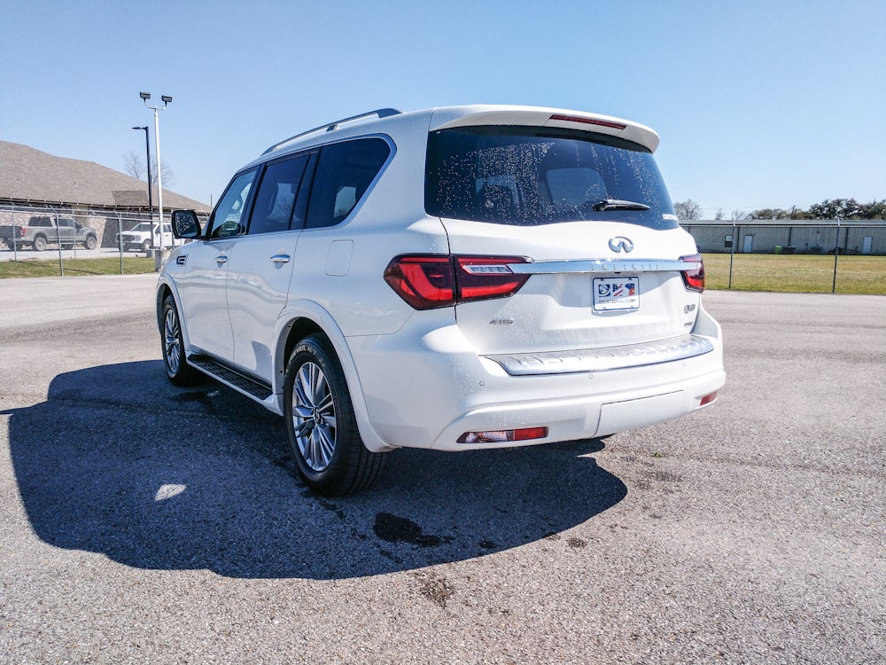 2024 INFINITI QX80 LUXE