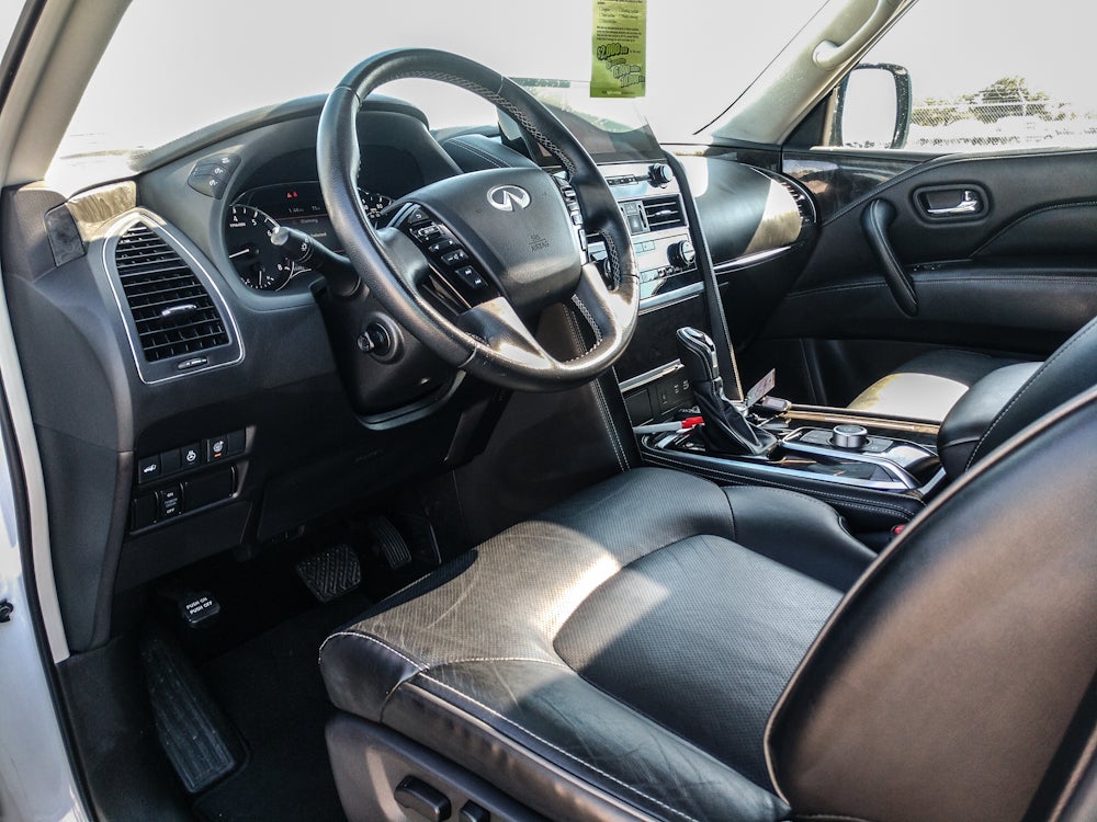 2024 INFINITI QX80 LUXE