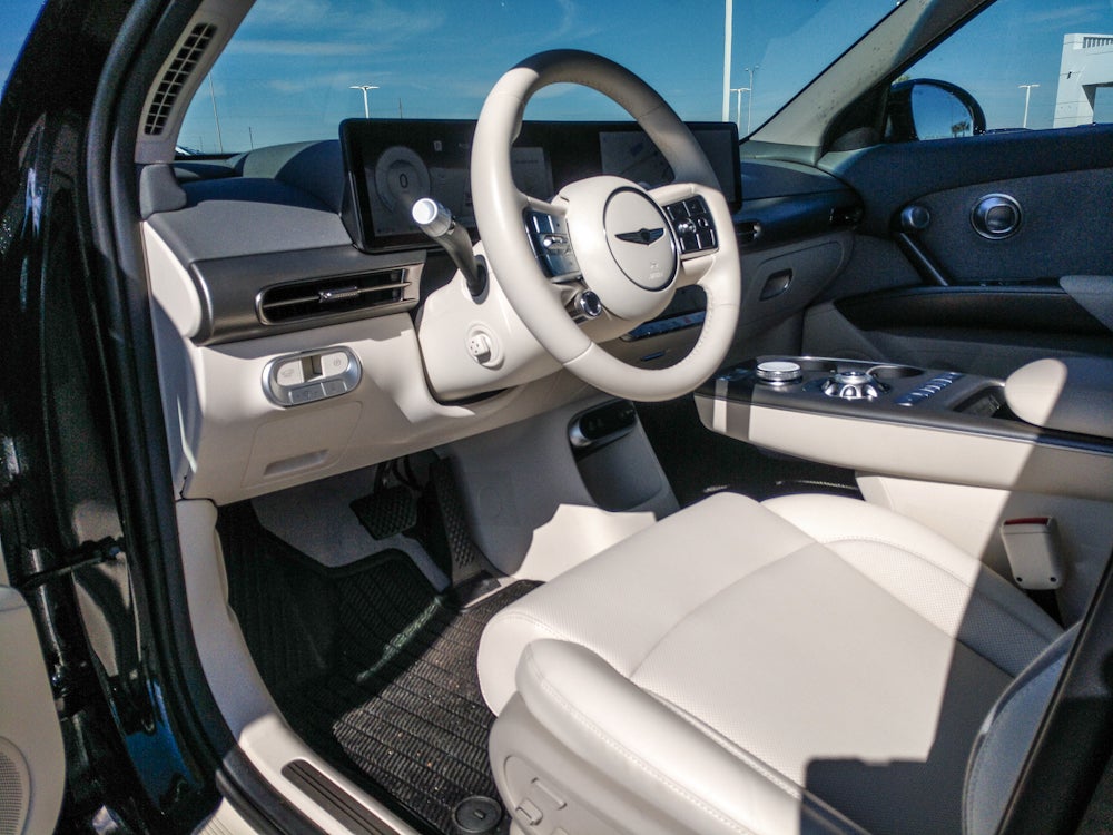 2025 Genesis GV60 Standard