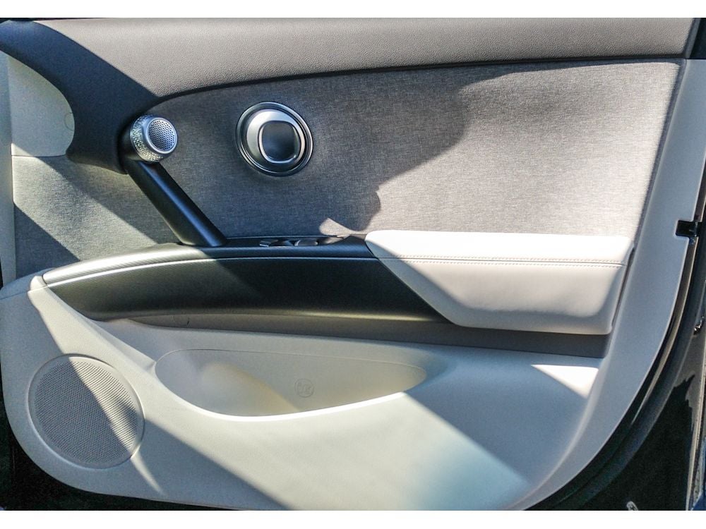 2025 Genesis GV60 Standard