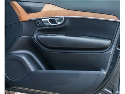2022 Volvo XC90 Momentum