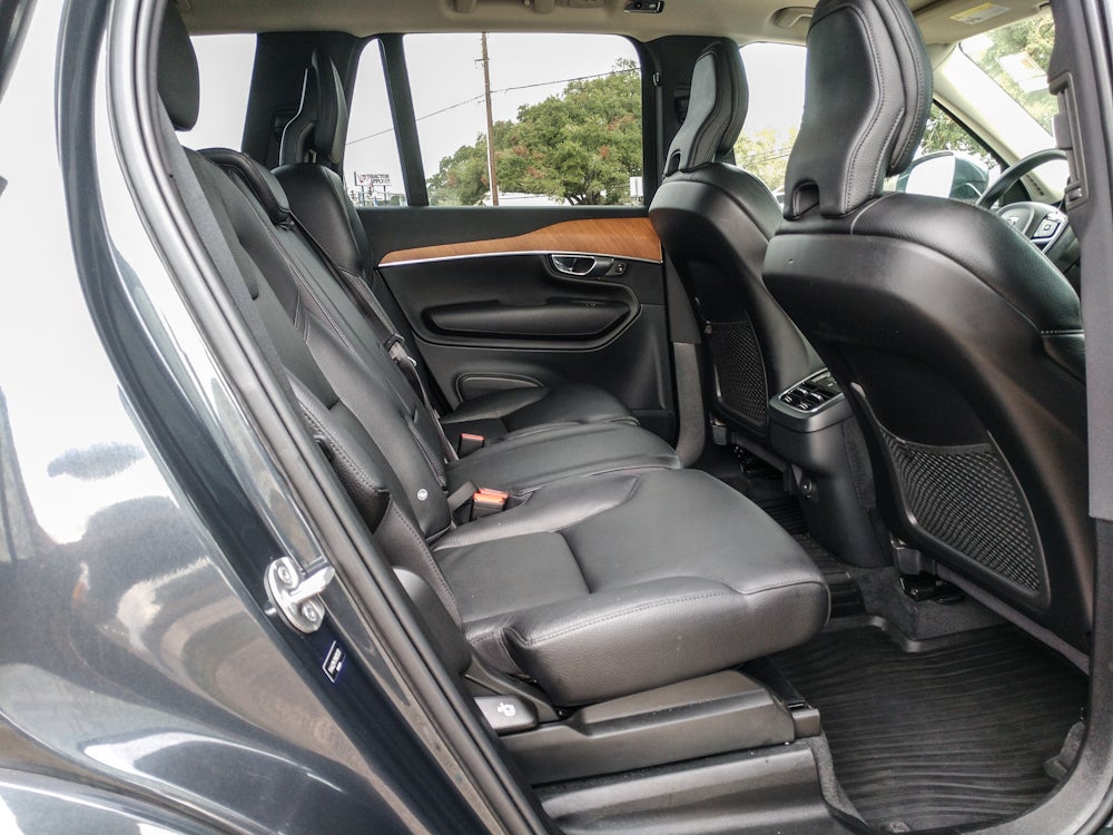 2022 Volvo XC90 Momentum