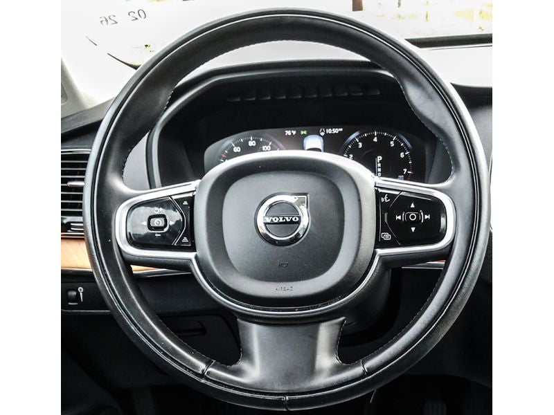 2022 Volvo XC90 Momentum