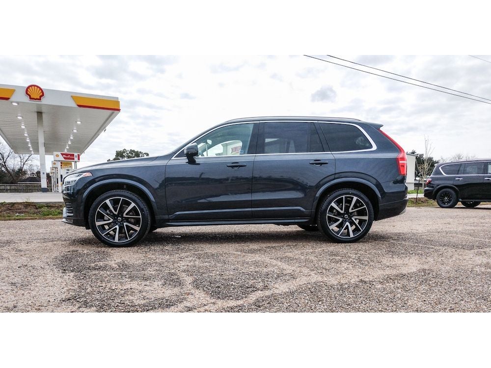 2022 Volvo XC90 Momentum