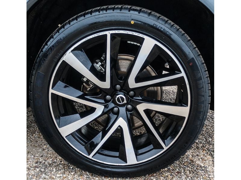 2022 Volvo XC90 Momentum