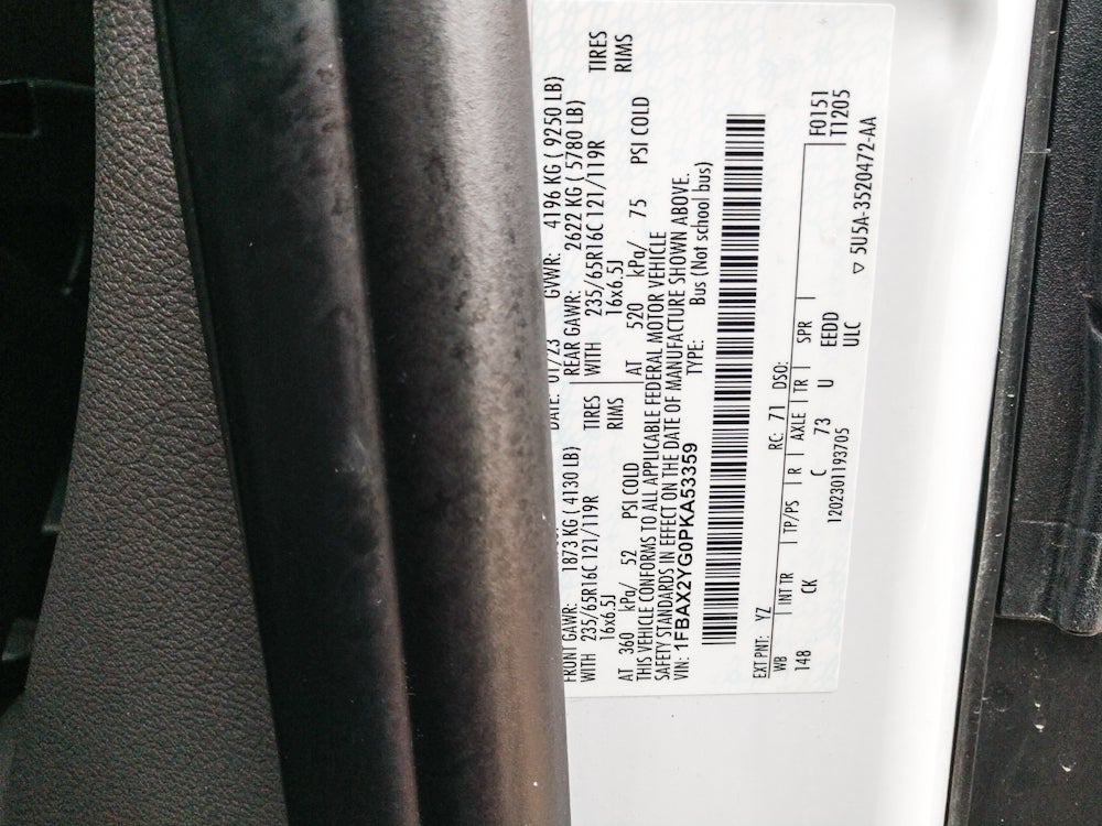 2023 Ford Transit Wagon XLT