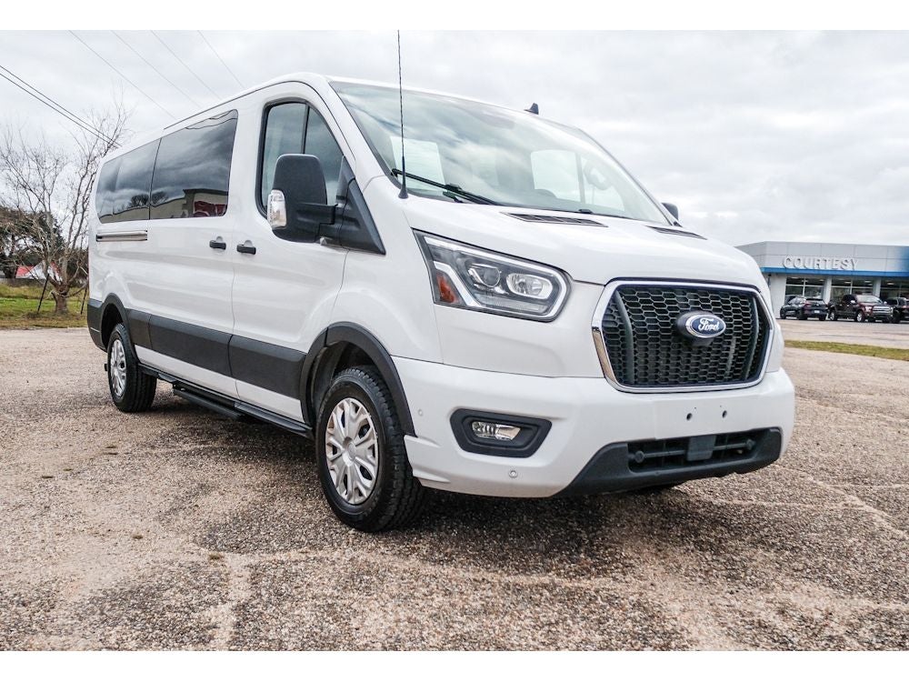 2023 Ford Transit Wagon XLT