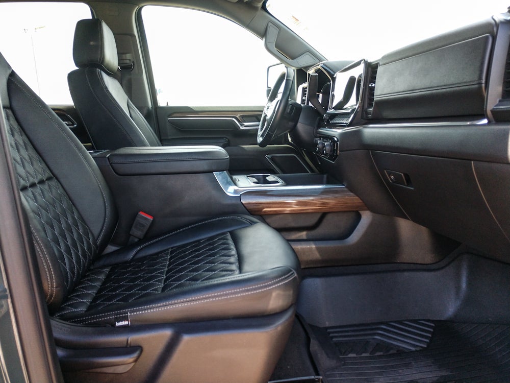 2025 Chevrolet Silverado LT