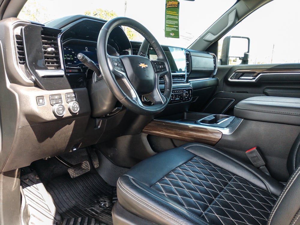 2025 Chevrolet Silverado LT