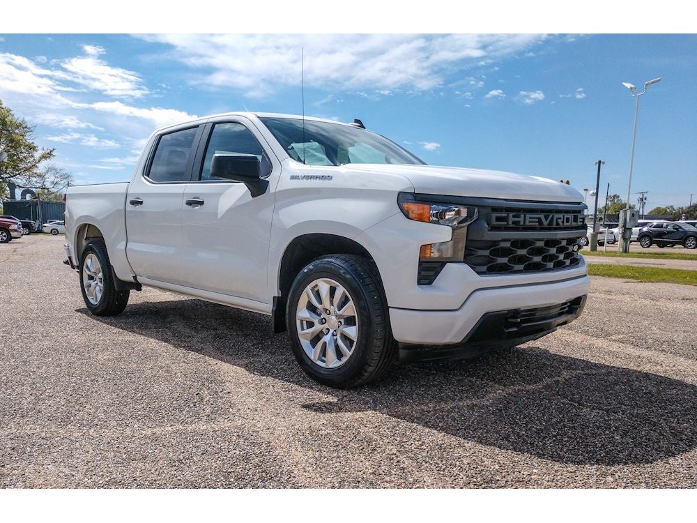 2023 Chevrolet Silverado Custom