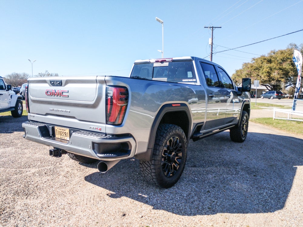 2025 GMC Sierra AT4