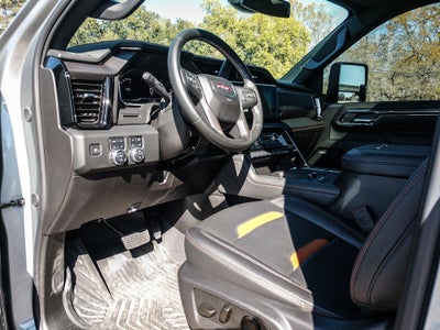 2025 GMC Sierra AT4